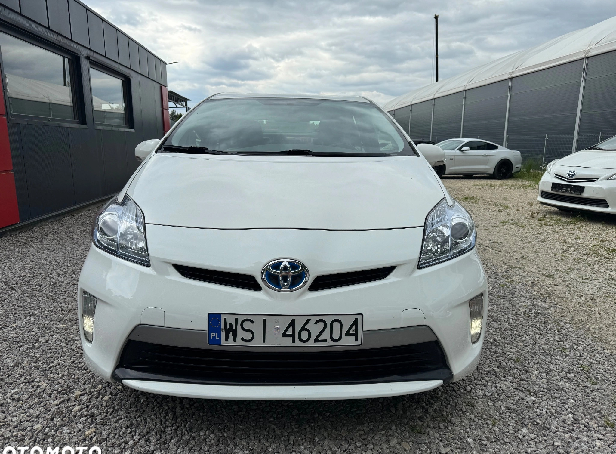 Toyota Prius cena 47900 przebieg: 215000, rok produkcji 2016 z Lębork małe 232